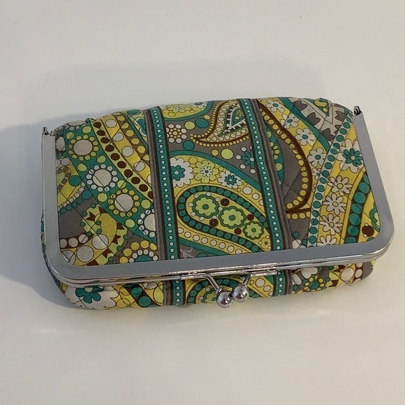 Vera Bradley cosmetic case in lemon parfait EUC - Picture 8 of 10